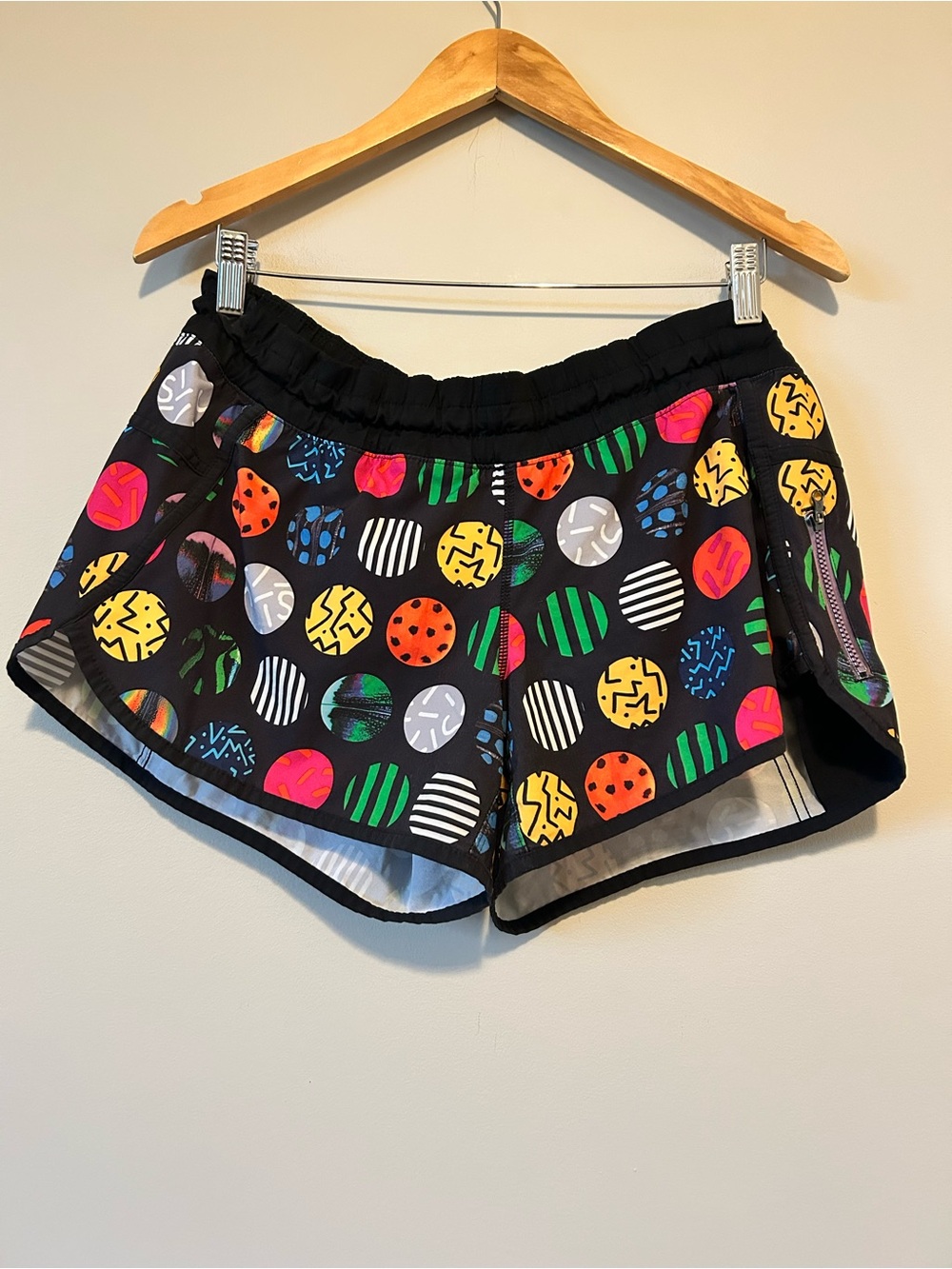 Lululemon Tracker Short III
2015 Seawheeze - PKAB / Black